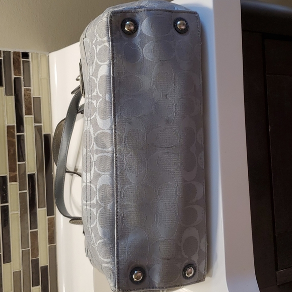 Coach - Picture 9 of 12